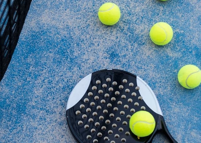 Padel en France : Allier Dynamisme et Convivialité pour un Essor Réussi