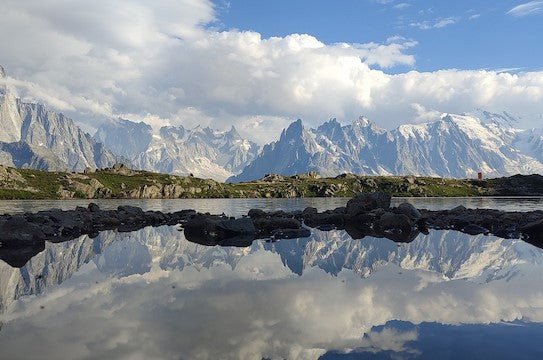 découvrez les faits incontournables de l'utmb, l'un des événements de trail running les plus prestigieux au monde. plongez dans l'histoire, les défis et les moments marquants de cette compétition emblématique qui attire des coureurs du monde entier.