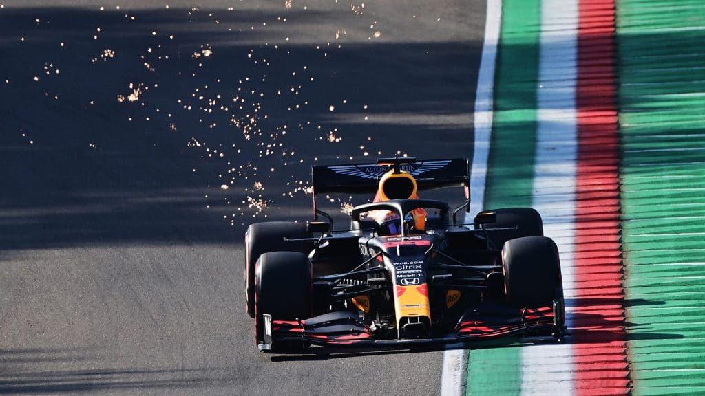 découvrez pourquoi max verstappen a été réprimandé par la fia. analyse des incidents sur la piste et des implications pour sa saison. restez informé des dernières actualités de la f1 !