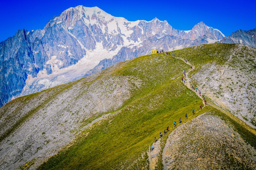 découvrez l'ultra montagnard du mont-blanc (umtb), une aventure exceptionnelle au cœur des paysages époustouflants des alpes. rejoignez des coureurs du monde entier et vivez l'intensité de cette course mythique à travers les sentiers montagneux, tout en admirant la majesté du mont-blanc.
