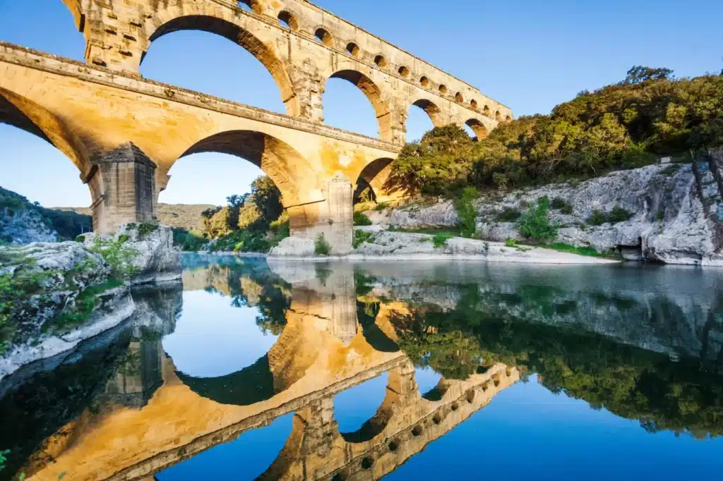 découvrez comment rascalou a triomphé au célèbre pont du gard, alliant talent, passion et émotions à couper le souffle. un événement marquant à ne pas manquer !