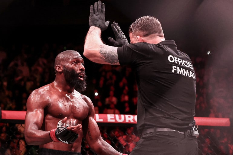 découvrez le phénomène mma en france, un sport en pleine expansion qui attire de plus en plus d'adeptes et de spectateurs. plongez dans l'univers passionnant des combats mixtes, des champions émergents et de la culture qui entoure ce sport dynamique. explorez l'impact du mma sur la scène sportive française et ses manifestations populaires.