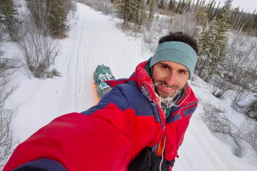 découvrez l'incroyable exploit de mathieu blanchard lors du yukon arctic ultra, une course d'endurance extrême à travers les paysages glacés du yukon. suivez son parcours inspirant et ses défis surmontés dans cette aventure unique.