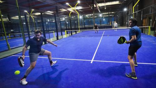 découvrez comment le padel, ce sport dynamique et convivial, s'engage pour la solidarité. rejoignez-nous pour soutenir des initiatives locales et renforcer les liens communautaires à travers la passion du jeu.