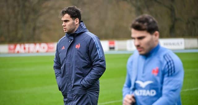 découvrez les détails de la peine infligée à toulouse pour les joueurs jalibert et penaud, une décision qui soulève des interrogations dans le monde du rugby. analyse des répercussions sur l'équipe et le tournoi.