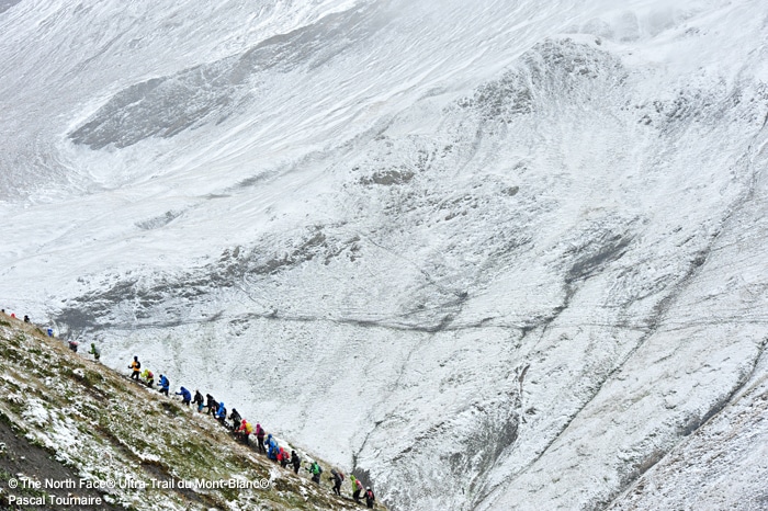 découvrez le parcours inspirant de cédric, un passionné de course à pied, qui se lance dans l'ultra-trail du mont-blanc. suivez son aventure à travers des paysages majestueux, des défis physiques intenses et une détermination sans faille. plongez dans l'univers du trail running et vivez l'émotion de cet événement mythique.