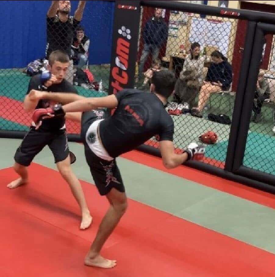 découvrez le gala mma amateur, un événement palpitant mettant en avant les talents émergents des arts martiaux mixtes. assistez à des combats spectaculaires dans une ambiance conviviale et passionnée. ne manquez pas cette occasion de soutenir les athlètes en pleine ascension et de vivre l'excitation du mma en direct !