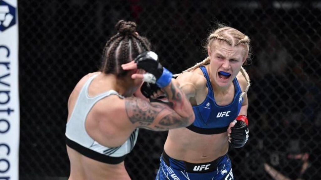 découvrez manon fiorot, la prodige montante du mma, qui se prépare à conquérir le monde des arts martiaux. suivez son parcours impressionnant, ses techniques redoutables et sa détermination à devenir une icône de ce sport passionnant.