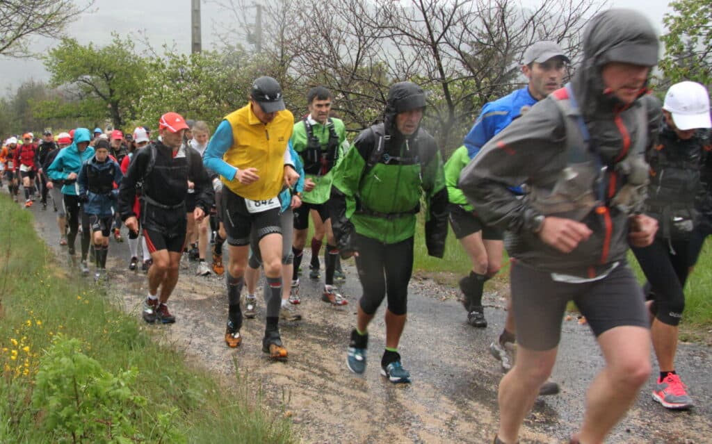 découvrez les défis et les luttes des coureurs face aux nuits difficiles, entre fatigue, préparation mentale et quête de performance. plongez dans l'univers nocturne de ceux qui affrontent les épreuves du marathon.