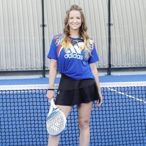 découvrez pourquoi le padel est souvent perçu comme surcoté. analyse des tendances actuelles, des arguments en faveur et en opposition, et des perspectives sur l'avenir de ce sport en plein essor.