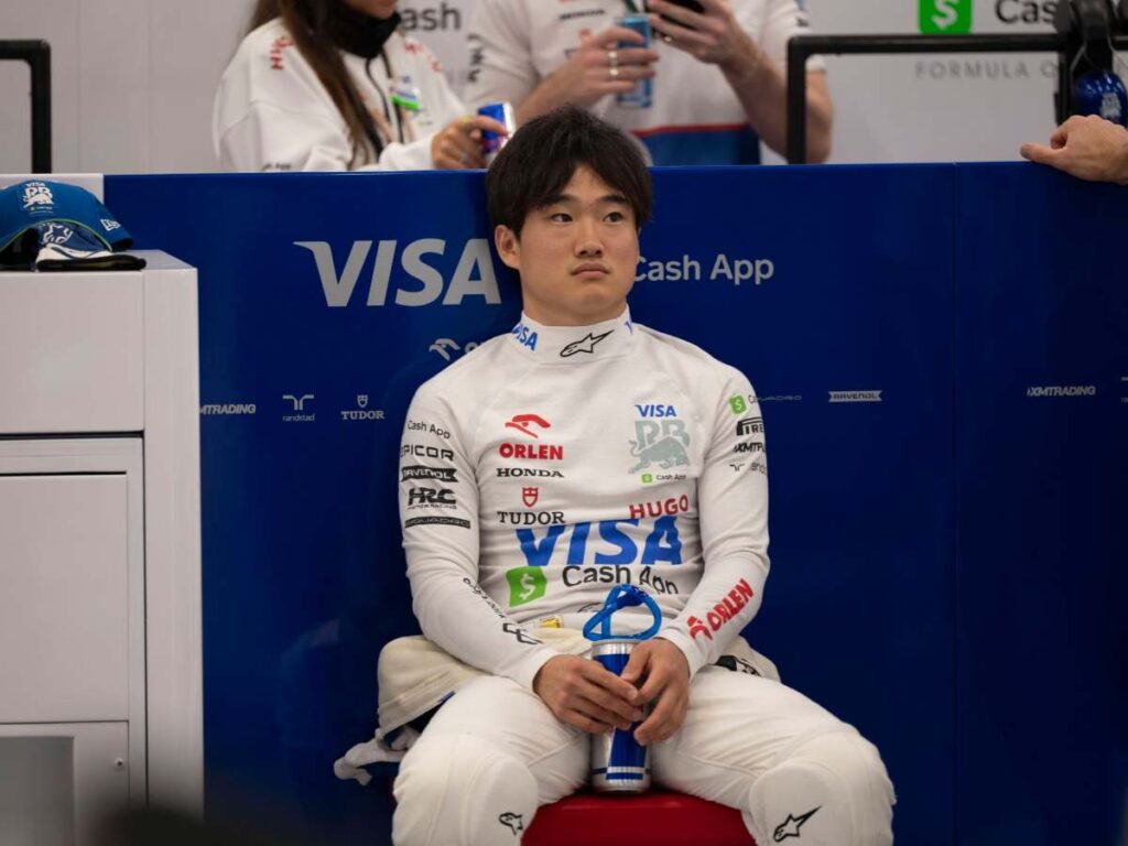 découvrez comment tsunoda a réussi à sauver sa red bull lors d'une course palpitante à imola, mettant en avant son talent et sa détermination sur la piste. revivez les moments forts de cette performance exceptionnelle.