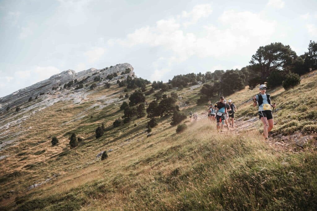 découvrez les risques du coup de chaleur lors des ultra-trails et apprenez comment prévenir cette condition dangereuse. restez en sécurité et performant dans vos courses grâce à nos conseils essentiels.