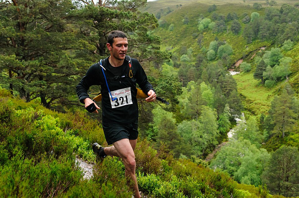 découvrez comment félix réduit sa vitesse à 50 km/h lors de barjo, un moment palpitant que les amateurs de sensations fortes ne voudront pas manquer. plongez dans cette aventure unique et vivez l'excitation à chaque tournant !