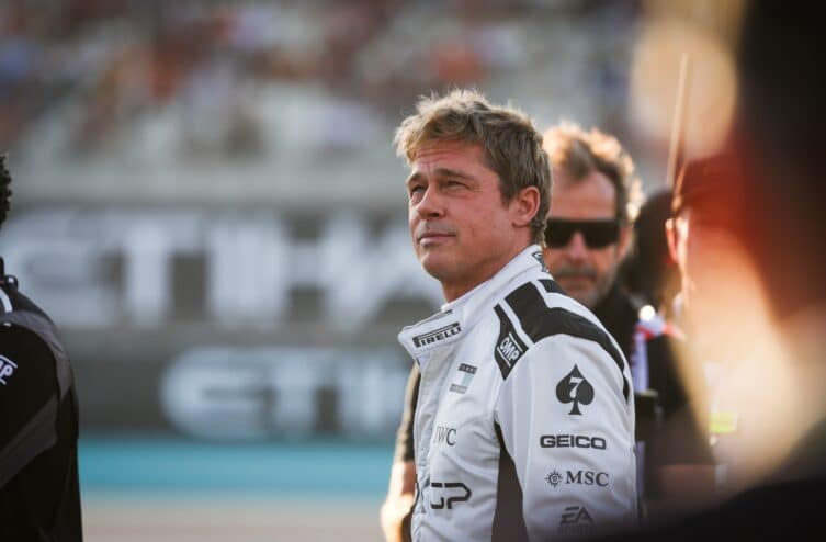 découvrez l'univers palpitant des courses de formule 1 à travers notre film f1. plongez au cœur de l'adrénaline, des rivalités et des prouesses mécaniques qui font vibrer les passionnés du monde entier. un voyage inoubliable au-delà des simples circuits, où la vitesse rencontre la stratégie.