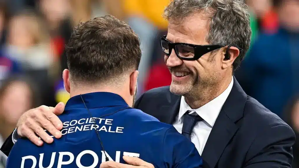 découvrez les réflexions de fabien galthié alors qu'il se retrouve face à un dilemme majeur avant le choc contre l'angleterre. analyse des enjeux, des choix stratégiques et des implications pour l'équipe de france.