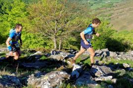 découvrez les performances contrastées de l'euskal trail, une aventure unique au cœur des paysages basques, où l'endurance des coureurs rencontre les défis d'un terrain exceptionnel. analyse des temps, des conditions et des résultats qui font de cet événement un rendez-vous incontournable pour les passionnés de trail.