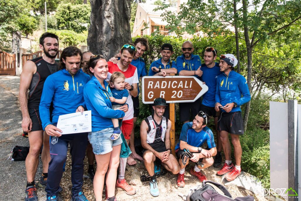 découvrez le record incroyable du gr20 réalisé par raichon en seulement 41h53 pour une distance de 180 km. une performance exceptionnelle qui repousse les limites de l'endurance en pleine nature.