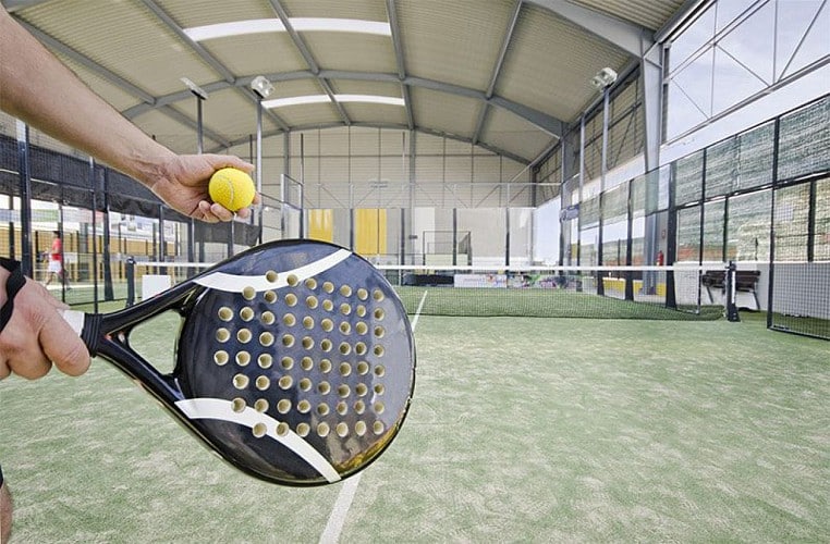 découvrez nos terrains de padel à limoux, l'endroit idéal pour pratiquer ce sport dynamique en plein air. que vous soyez débutant ou joueur expérimenté, profitez d'installations modernes et d'une ambiance conviviale. réservez dès maintenant votre créneau et rejoignez la communauté du padel à limoux !