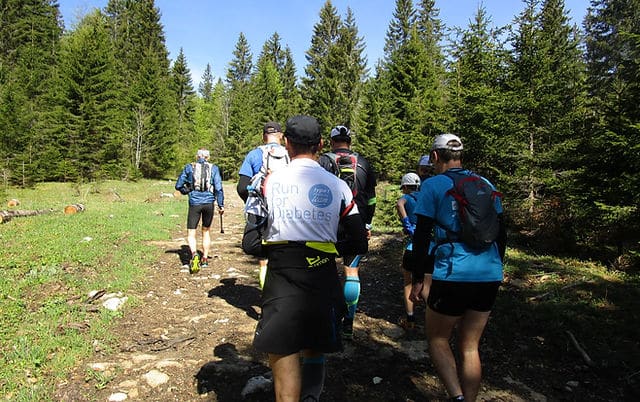découvrez comment le trail peut être bénéfique pour les personnes atteintes de diabète de type 1. apprenez des conseils pratiques pour allier sport et gestion de la glycémie tout en profitant des bienfaits du plein air.