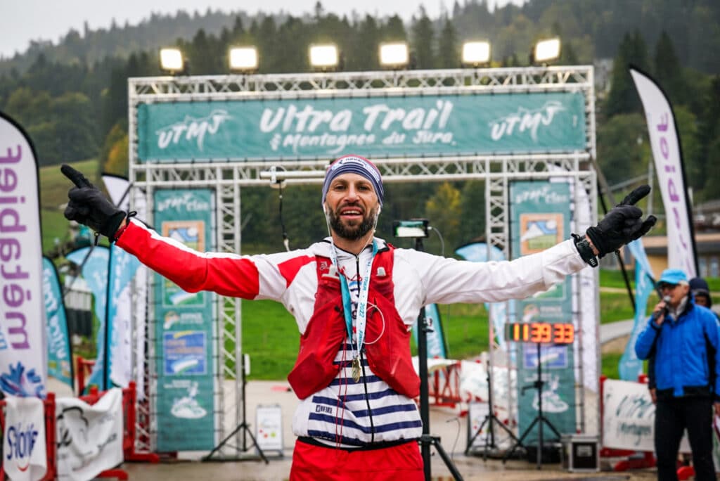 découvrez le parcours exceptionnel de maud combarieu, qui triomphe à l'ultra-trail. revivez ses défis, ses émotions et sa détermination dans l'une des courses les plus exigeantes du monde. un récit inspirant pour tous les passionnés de trail et d'aventure.