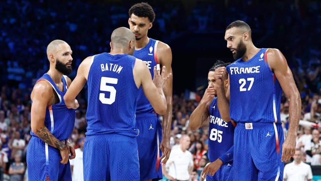 découvrez l'univers du basketball en lettonie avec eurobasket et la nba. suivez les performances des joueurs lettons, les stratégies des équipes et les événements marquants qui font vibrer les passionnés de ce sport. plongez dans l'actualité, les analyses et les statistiques des compétitions pour ne rien manquer de l'essor du basketball en lettonie.