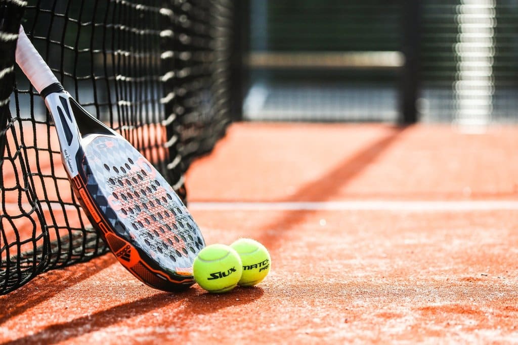 découvrez les meilleurs terrains de padel à nice, idéalement situés pour des moments de convivialité et de sport. que vous soyez débutant ou expert, venez profiter de nos installations modernes et de notre ambiance chaleureuse.