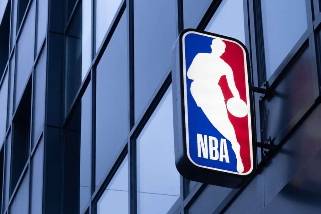 découvrez la controverse autour du flagg en nba : analyses, réactions et impact sur le monde du basketball. restez informé sur les dernières actualités concernant ce sujet qui fait débat.