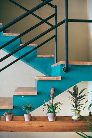 plongez dans un été en bleu : idées de looks, accessoires et inspirations pour adopter toutes les nuances de bleu et profiter d’une saison élégante et rafraîchissante.