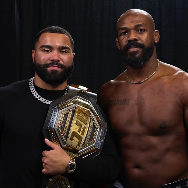 découvrez les débuts de gable steveson en mma : le célèbre lutteur olympique se lance dans les arts martiaux mixtes et promet déjà des combats spectaculaires. toutes les infos sur sa nouvelle carrière ici.