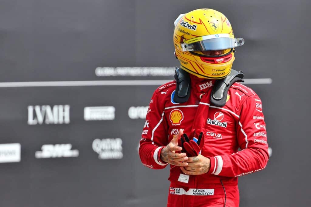découvrez pourquoi lewis hamilton considère que ferrari pourrait être perçue comme inutile dans le monde de la formule 1. analyse des performances, des stratégies et des défis rencontrés par l'écurie italienne au cours des dernières saisons. plongez dans les débats passionnés qui animent l'univers du sport automobile.