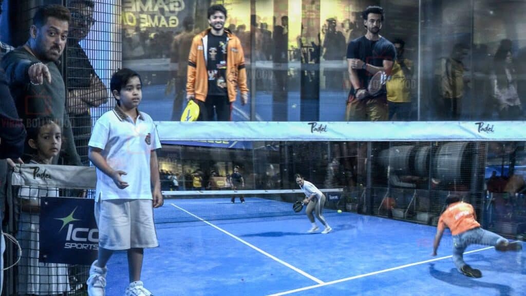 découvrez comment mahesh bhupathi, légende du tennis indien, s'implique dans la world padel league en inde, révolutionnant le padel et attirant de nouveaux fans à ce sport dynamique.