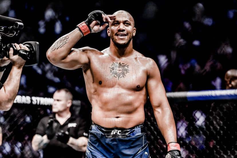 découvrez l'événement ufc à paris, mettant en avant le mma en france avec la superstar ciryl gane. plongez dans l'univers spectaculaire des arts martiaux mixtes et assistez à des combats palpitants dans la capitale française.