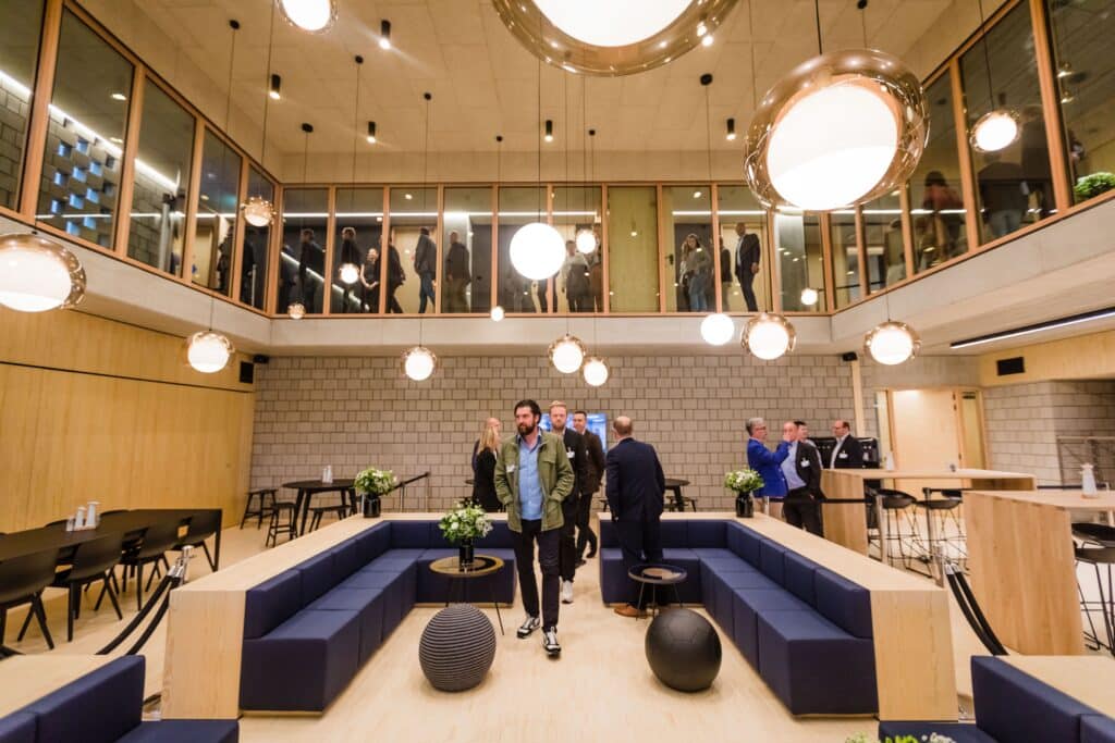 découvrez notre complexe sportif innovant à bruges : installations modernes, équipements de pointe et activités variées pour tous les âges. vivez une expérience sportive unique dans un cadre convivial et dynamique.