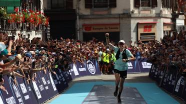 découvrez l'exploit exceptionnel réalisé lors de cet ultra-trail : performance sportive, endurance et défis relevés au cœur de paysages spectaculaires. un récit captivant d'aventure et de dépassement de soi !