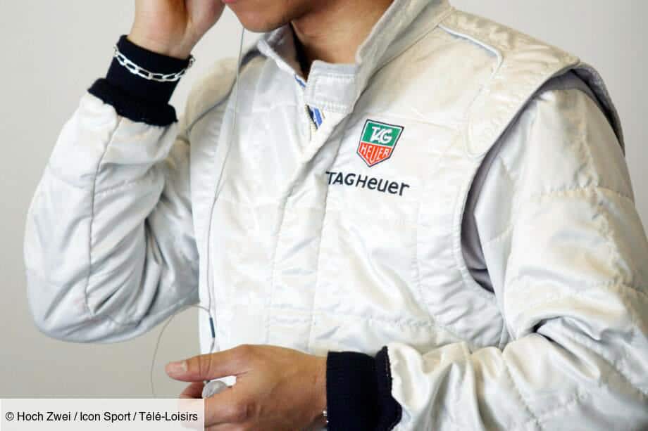 découvrez l’hommage émouvant de lewis hamilton à son fidèle compagnon roscoe, un moment touchant entre le pilote de f1 et son célèbre chien.