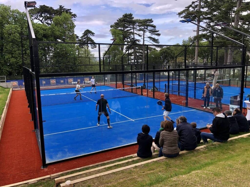 participez à l'inauguration du nouveau terrain de padel à avranches ! découvrez l'événement, les animations et profitez d'une journée conviviale dédiée aux passionnés de ce sport. rejoignez-nous pour célébrer ensemble cette ouverture !