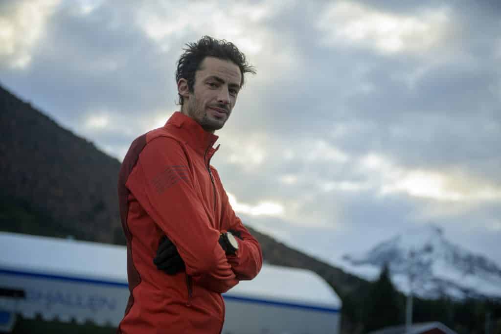 découvrez l'exploit de kilian jornet, qui a gravi 52 sommets de plus de 4200 mètres en seulement 12 jours. un défi hors normes et une incroyable performance alpine !