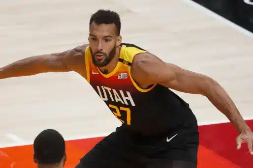 découvrez qui sont les meilleurs défenseurs nba, leur palmarès, statistiques marquantes et les qualités qui font d'eux des piliers incontournables de la défense dans la ligue.