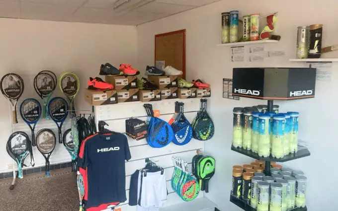 découvrez padel fou à côtes-d'armor : le spot incontournable pour les passionnés de padel ! profitez de terrains de qualité, d'une ambiance conviviale et d'activités pour tous niveaux. réservez votre partie dès maintenant !