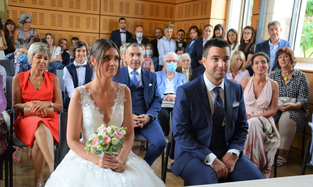 découvrez romain huille, maître de cérémonie passionné, qui anime et coordonne vos événements avec élégance et professionnalisme. faites de chaque occasion un moment inoubliable grâce à son expertise et son savoir-faire unique.