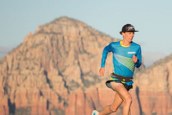 découvrez comment jim walmsley est devenu champion du monde de trail, réalisant un exploit historique et marquant l’histoire de la course en montagne. parcours, résultats et moments forts de cet athlète d’exception.