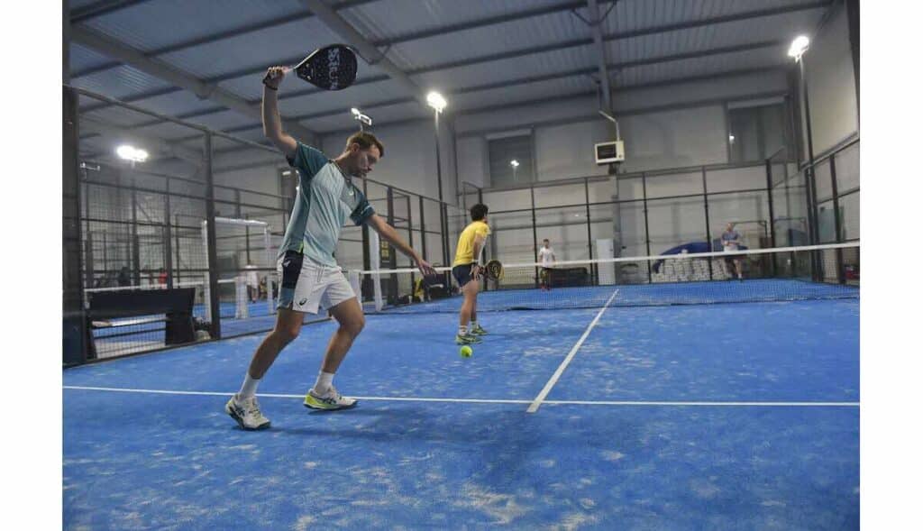 découvrez le complexe de padel à nancy : terrains dernière génération, cours pour tous niveaux, réservations en ligne faciles et ambiance conviviale. venez jouer et progresser au cœur de la lorraine !