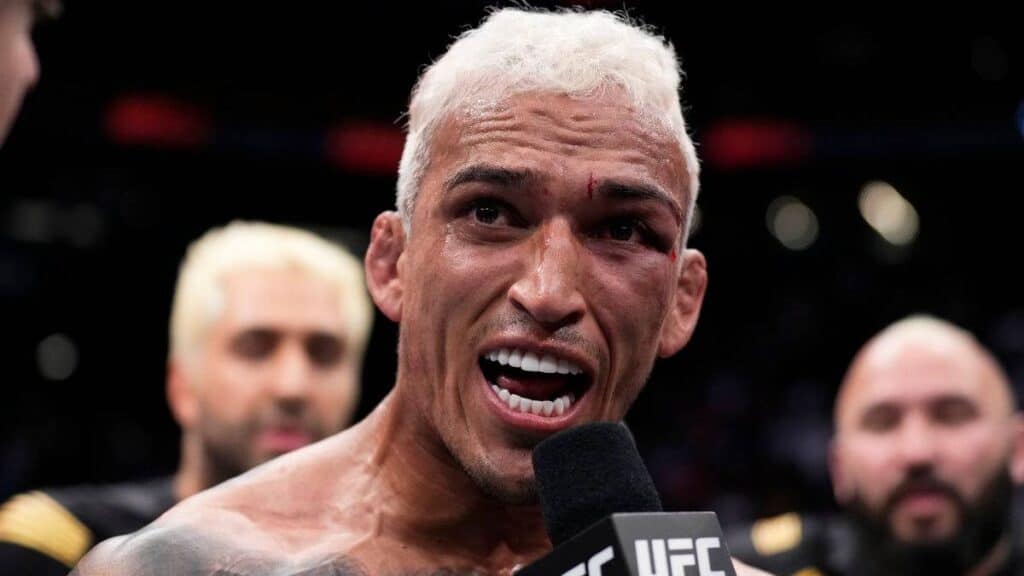 découvrez comment charles oliveira a brillamment triomphé à l'ufc rio dans un combat spectaculaire. résumé du match, analyse et moments forts de cette victoire inoubliable.