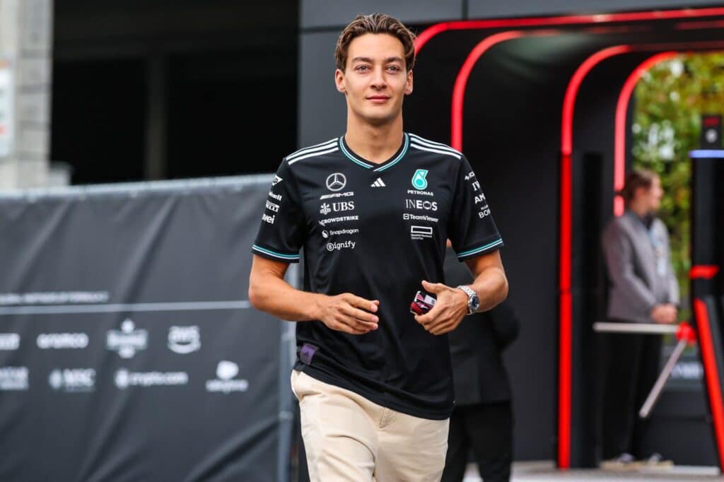 découvrez tous les détails sur le contrat de george russell avec mercedes : durée, montant, options et enjeux pour l’avenir de l’écurie en formule 1.
