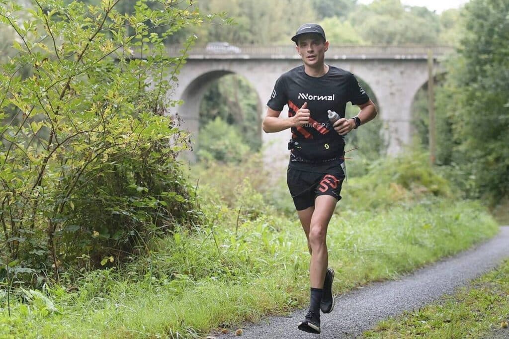 découvrez le triomphe de laurent pasquier lors du tor des géants : un exploit exceptionnel sur l'une des courses d'ultra-trail les plus exigeantes au monde. revivez ses moments forts et son incroyable performance au sommet des alpes.
