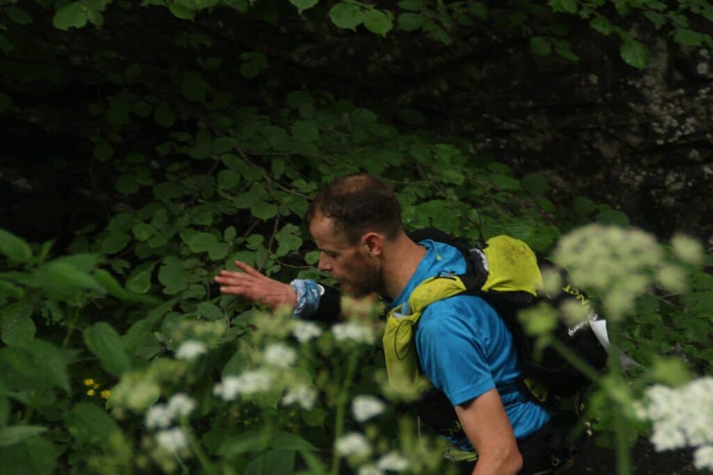 découvrez l'entretien exclusif avec simon lancelevé, passionné d'ultra trail, qui partage ses expériences, astuces d'entraînement et conseils pour relever les plus grands défis du trail longue distance.