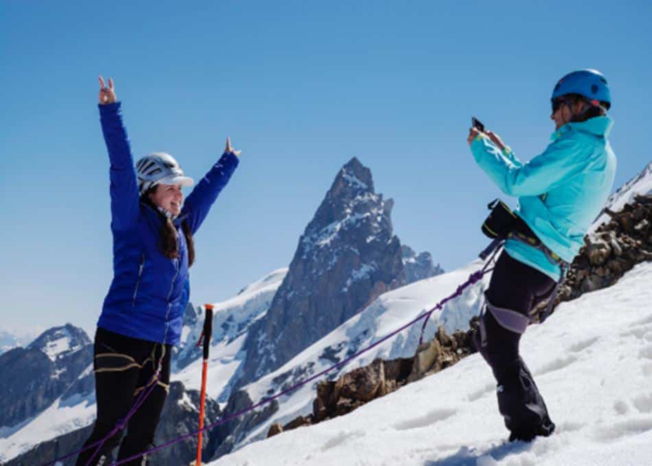 découvrez le triomphe exceptionnel des coureurs français au marathon des sables en jordanie, une aventure sportive intense au cœur du désert.