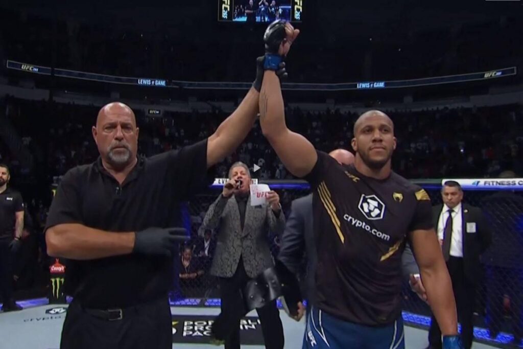 suivez gane dans sa quête pour décrocher son 3e titre mondial ufc et entrer dans la légende des arts martiaux mixtes.