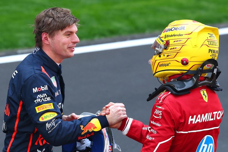 découvrez le message audacieux de verstappen adressé à hamilton, une déclaration qui secoue le monde de la formule 1 et promet des affrontements passionnants.
