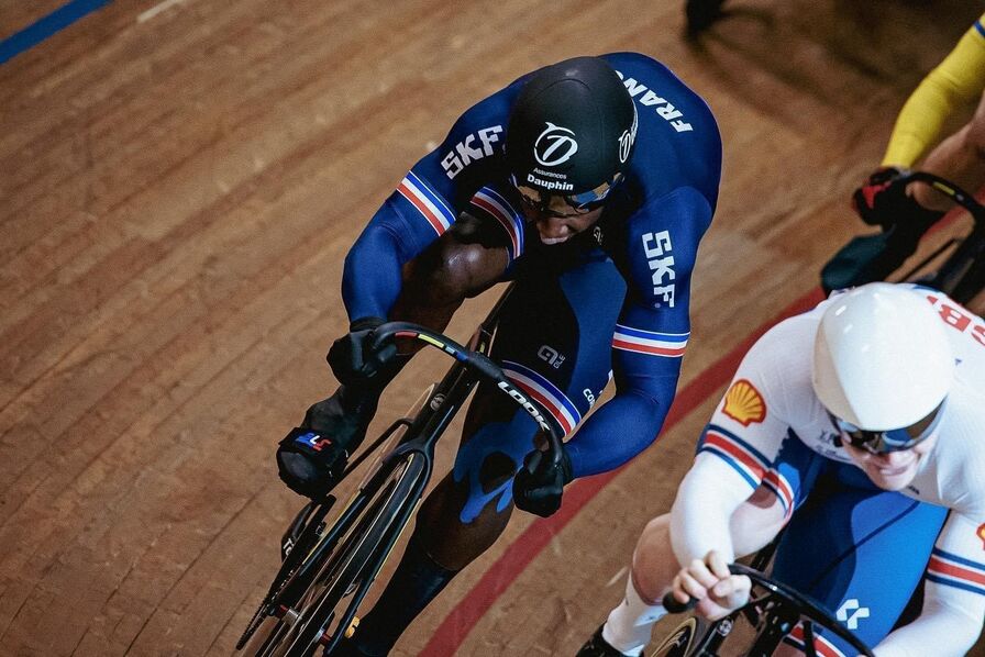 découvrez l'évolution du mma et son lien avec les jeux olympiques, ses enjeux, perspectives d'inclusion, et l'impact sur le monde des sports de combat.